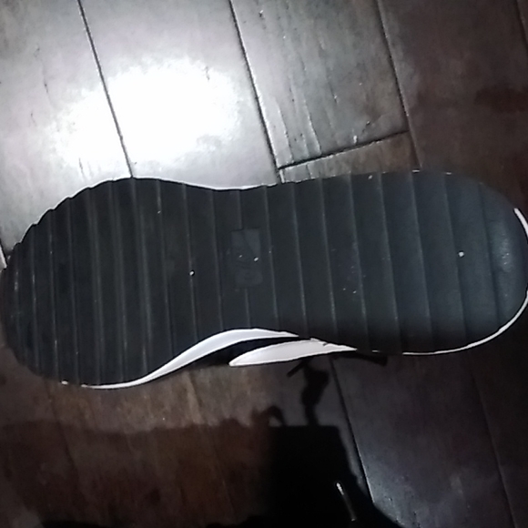 Woman Nike - Picture 2 of 2